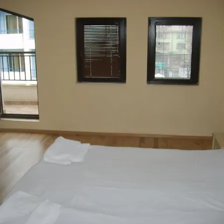 Apartment Dreams *